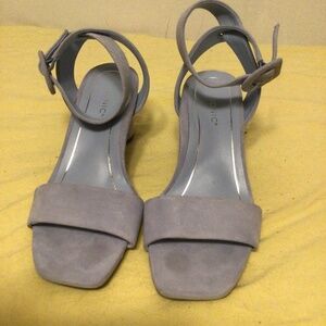 VIONIC SUEDE SANDALS SZ 8